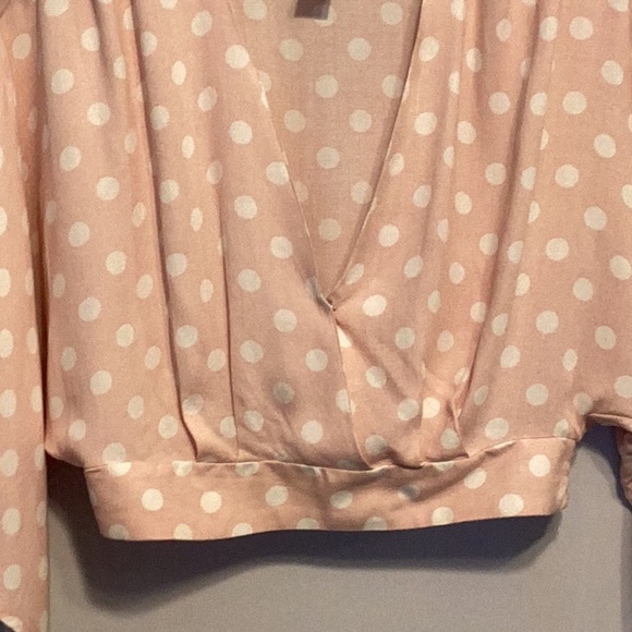 Forever 21 pink/white polka dot blouse size small - Picture 3 of 6